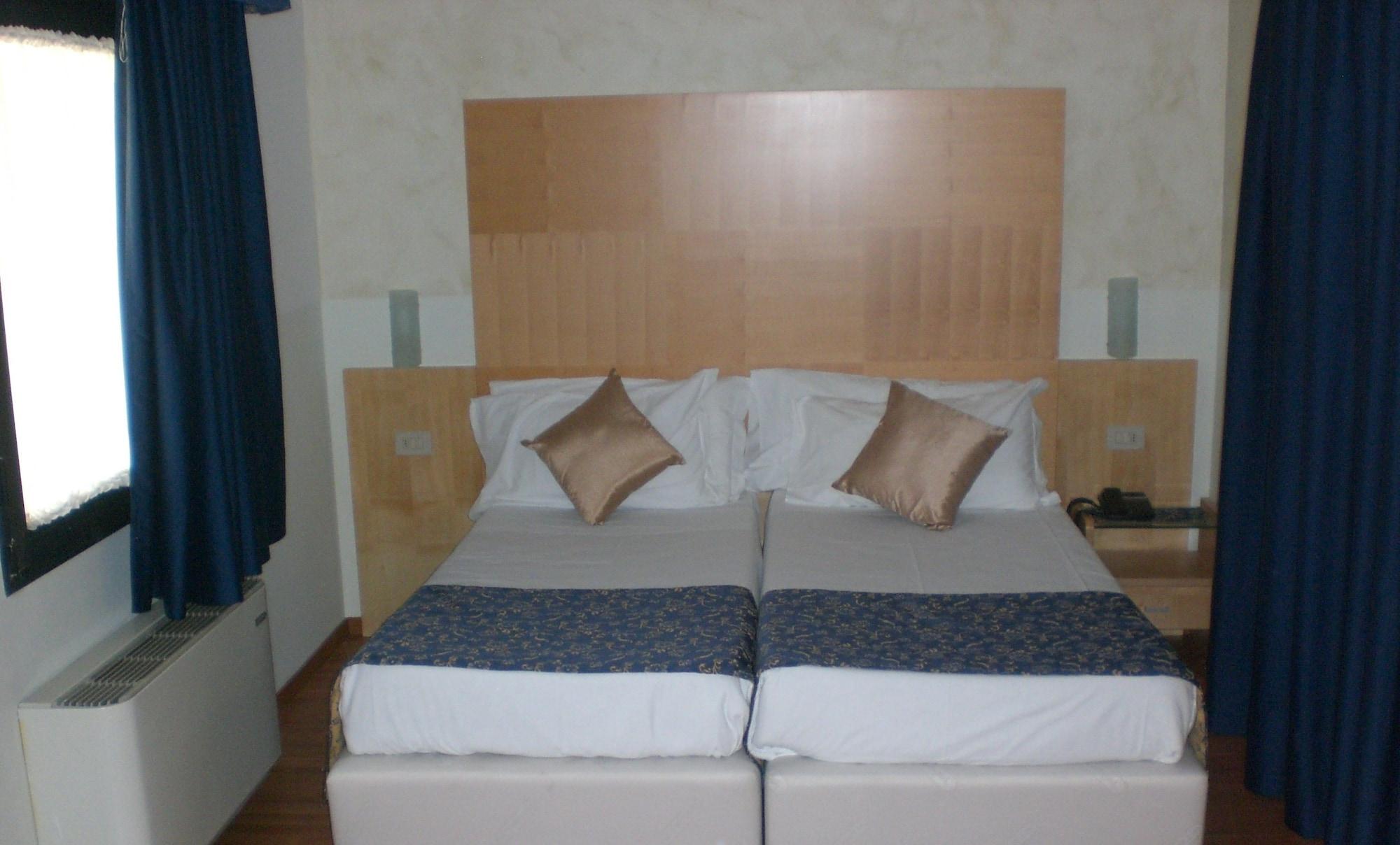 Hotel Floris Мольяно-Венето Экстерьер фото